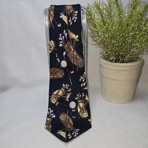 GOLF THEME MENS SILK TIE NAVY GOLDS REDS GOLFING GEAR - Picture 1 of 4